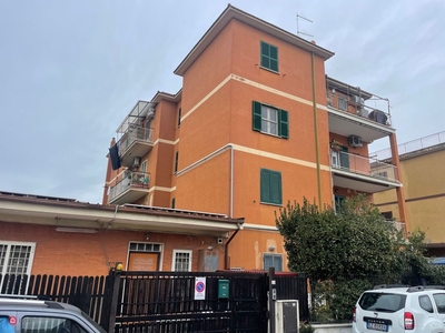 Appartamento in Vendita in Via Donato Bartolomeo 24 a Roma