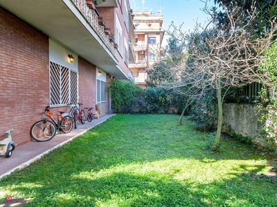 Appartamento in Vendita in Via Enrico Besta a Roma
