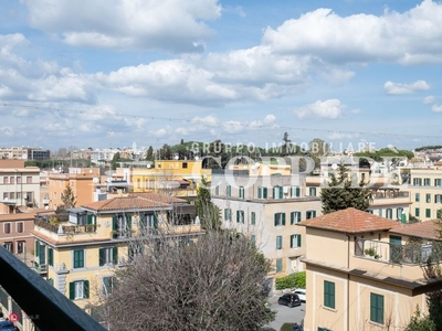 Appartamento in Vendita in Via Isola del Giglio a Roma