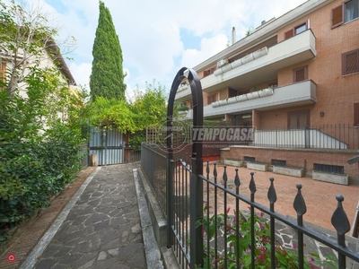 Appartamento in Vendita in Via Rosa Gattorno 46 a Roma