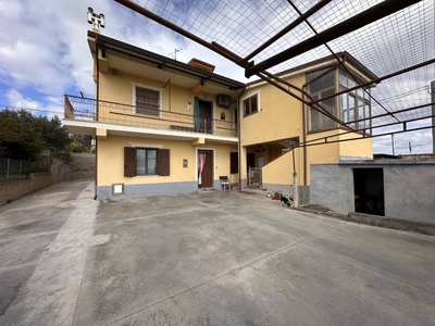 Casa indipendente in Contrada Roccani, Simeri Crichi, 10 locali