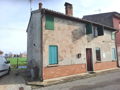 Villa a schiera in Via Valle, Ferrara, 5 locali, 1 bagno, con box