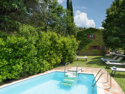 Casale Villa Toscana posizione riservata villa piscina Cortona Arezzo panorama Val di Chiana