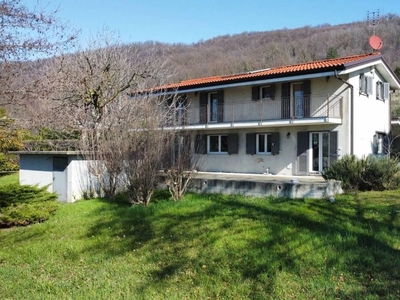 Villa di 140 mq in vendita Strada per Zimone, 56, Piverone, Provincia di Torino, Piemonte