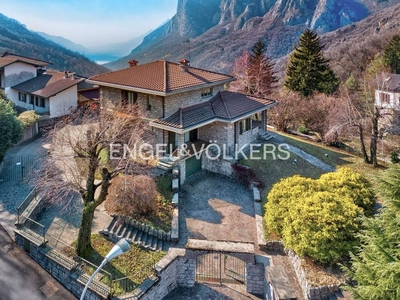 Esclusiva villa di 260 mq in vendita Ballabio, Italia