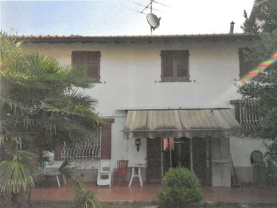 Porzione di casa in Vicolo Montalbano 18, Cantù, 4 locali, 2 bagni