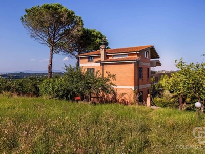 Casa di lusso di 450 mq in vendita Calcata, Lazio