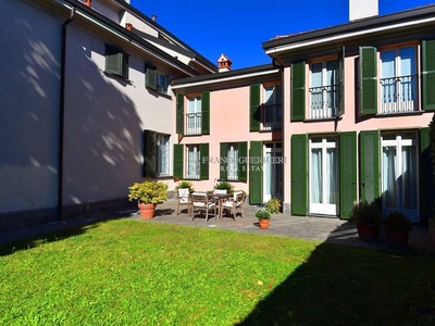 Esclusiva villa di 315 mq in vendita Via Giacomo Matteotti, Besana in Brianza, Monza e Brianza, Lombardia