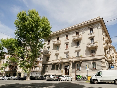 Prestigioso appartamento di 400 m² in affitto VIALE LIEGI, Roma, Lazio