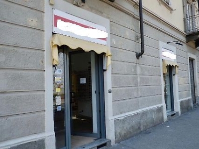 Negozio/Locale commerciale in Vendita in Via Carlo Corsi a Genova