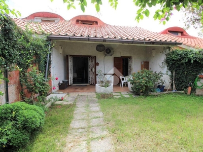 Villa a schiera Ardea viale corona australe 6, Colle Romito,