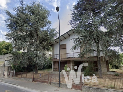 Villa in Via Bottego, Cesena, 5 locali, 2 bagni, con box, 211 m²