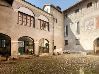 Antica dimora storica con giardino privato nel cuore di Savigliano. Occasione unica!