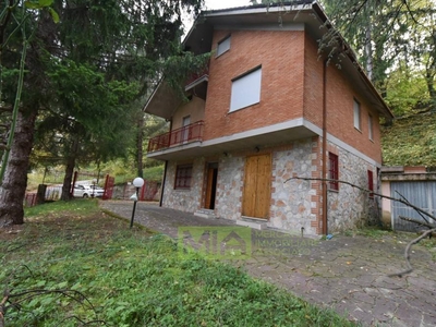 casa in vendita a Montefortino