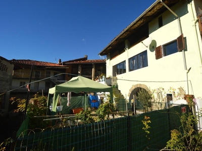 Casa indipendente con box doppio, Val di Chy pecco