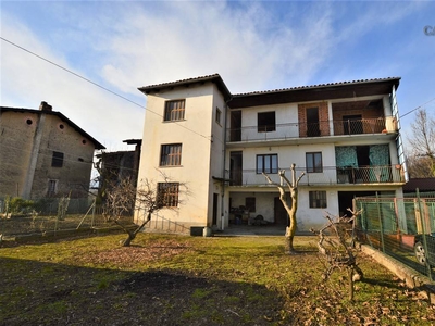 Casa indipendente con terrazzo, Val di Chy lugnacco