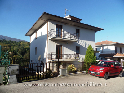 Casa indipendente in vendita a Folignano