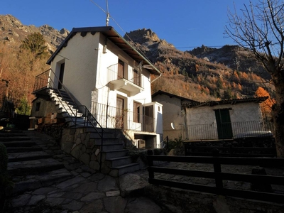 Casa indipendente in vendita a Ronco Canavese