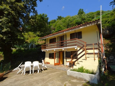 Casa indipendente in vendita, Val di Chy lugnacco