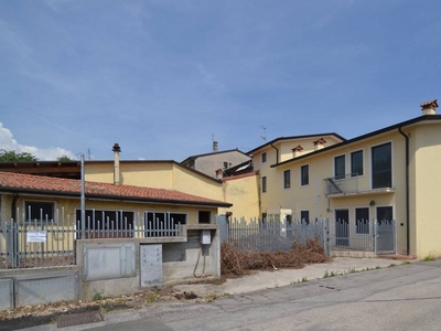 Casa semi indipendente in Via Carducci a Trissino