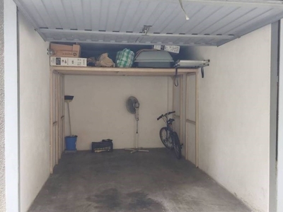 Garage in vendita a Cesano Boscone via Italia, 7