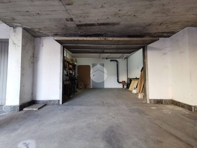 Garage in vendita a Palazzolo sull'Oglio via Attiraglio, 4