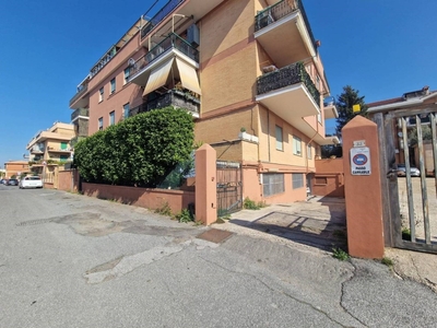 Garage in vendita ad Albano Laziale via Emilia, 33