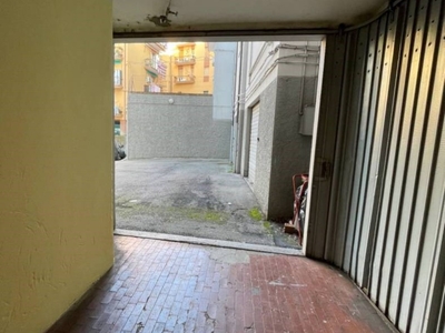Garage in vendita ad Ancona via Alfredo Antinori, 23