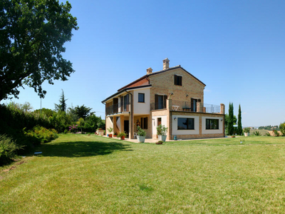 Rustico con terrazzo, Monte San Giusto periferia