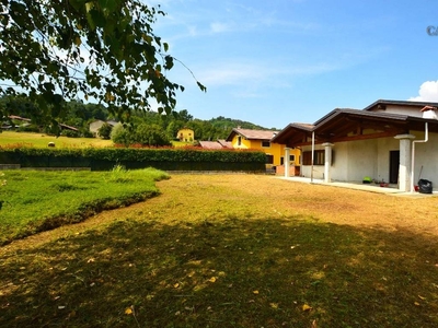 Villa con terrazzo a San Martino Canavese