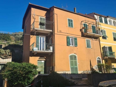 villa indipendente in vendita a Calice Ligure