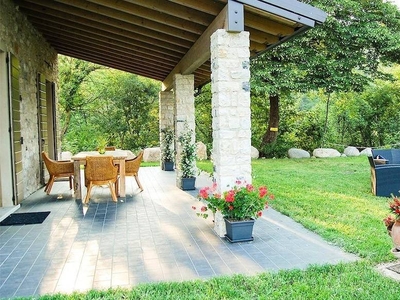 Affascinante casa a Gargnano con barbecue, giardino e piscina