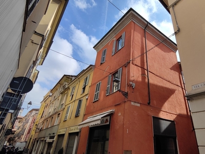 Appartamento con box doppio a Piacenza