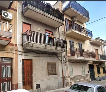 Appartamento con terrazzo in via pedara 57, Catania