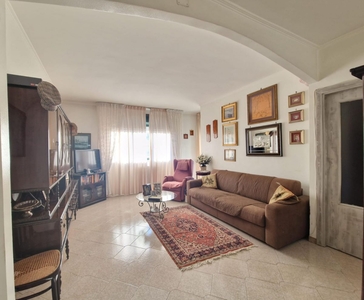 Appartamento di 4 vani /115 mq a Trani (zona Sant'Angelo)