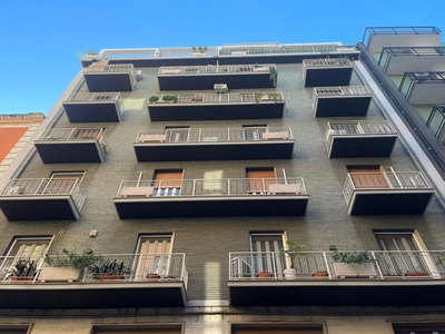 Appartamento di 6 vani /202 mq a Bari - Murat