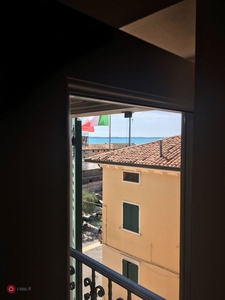 Appartamento in Affitto in Piazzetta Cordonega 12 a Lazise