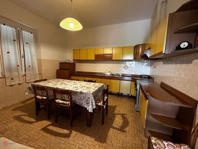 Appartamento in Affitto in Via Centrale a Castelnuovo Magra