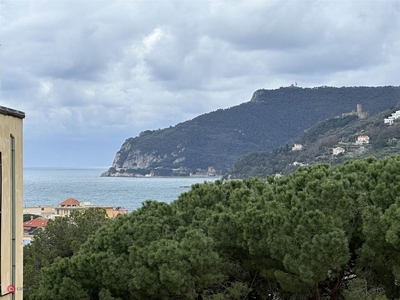 Appartamento in Affitto in Via la Spezia a Spotorno