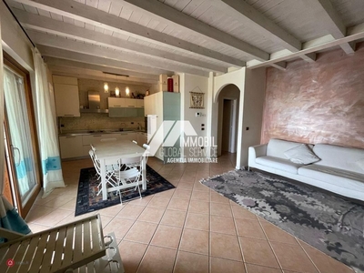 Appartamento in Affitto in Via Prais 15 a Padenghe sul Garda