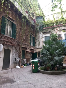 Appartamento in Salita Capodimonte, 5, Napoli (NA)