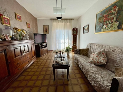 Appartamento in Vendita a Alessandria, zona pista nuova, 92'000€, 100 m²