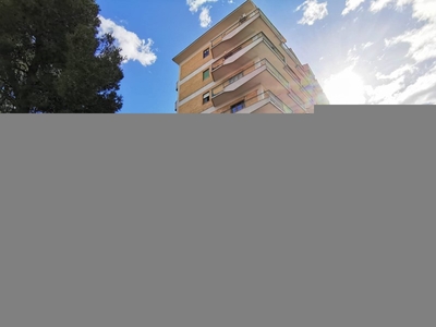 Appartamento in Vendita a Benevento, zona Mellusi, 259'000€, 208 m²