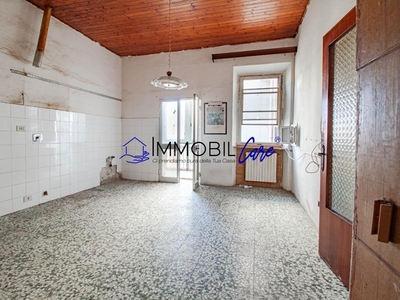 Appartamento in Vendita a Livorno, 120'000€, 140 m²