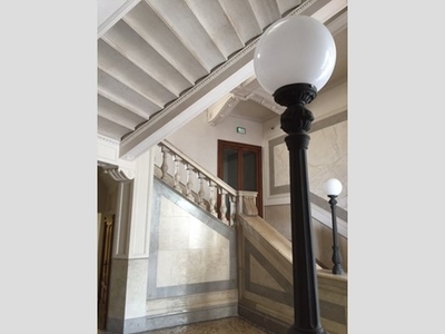 Appartamento in Vendita a Mantova, zona Centro storico, 1'100'000€, 210 m²
