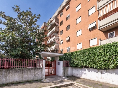 Appartamento in Vendita a Roma, zona Tiburtina Colli Aniene, 310'000€, 108 m²