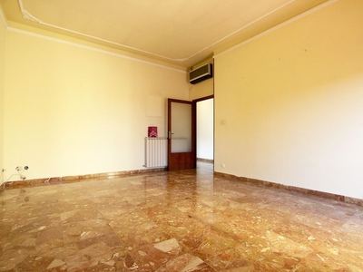 Appartamento in vendita a Siena via Gallerani