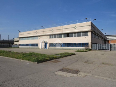 Capannone Industriale in vendita a Trezzano sul Naviglio via Fratelli Rosselli, 66