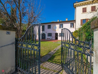 Casa Bi/Trifamiliare in Affitto in Via Torricelle a Verona