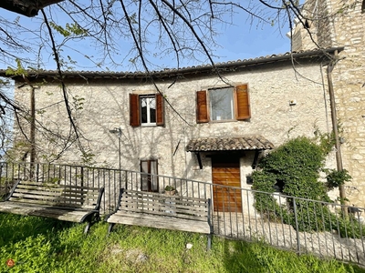 Casa indipendente in Affitto in Borgo Rovero di Champeaux 6 /7 a Campello sul Clitunno